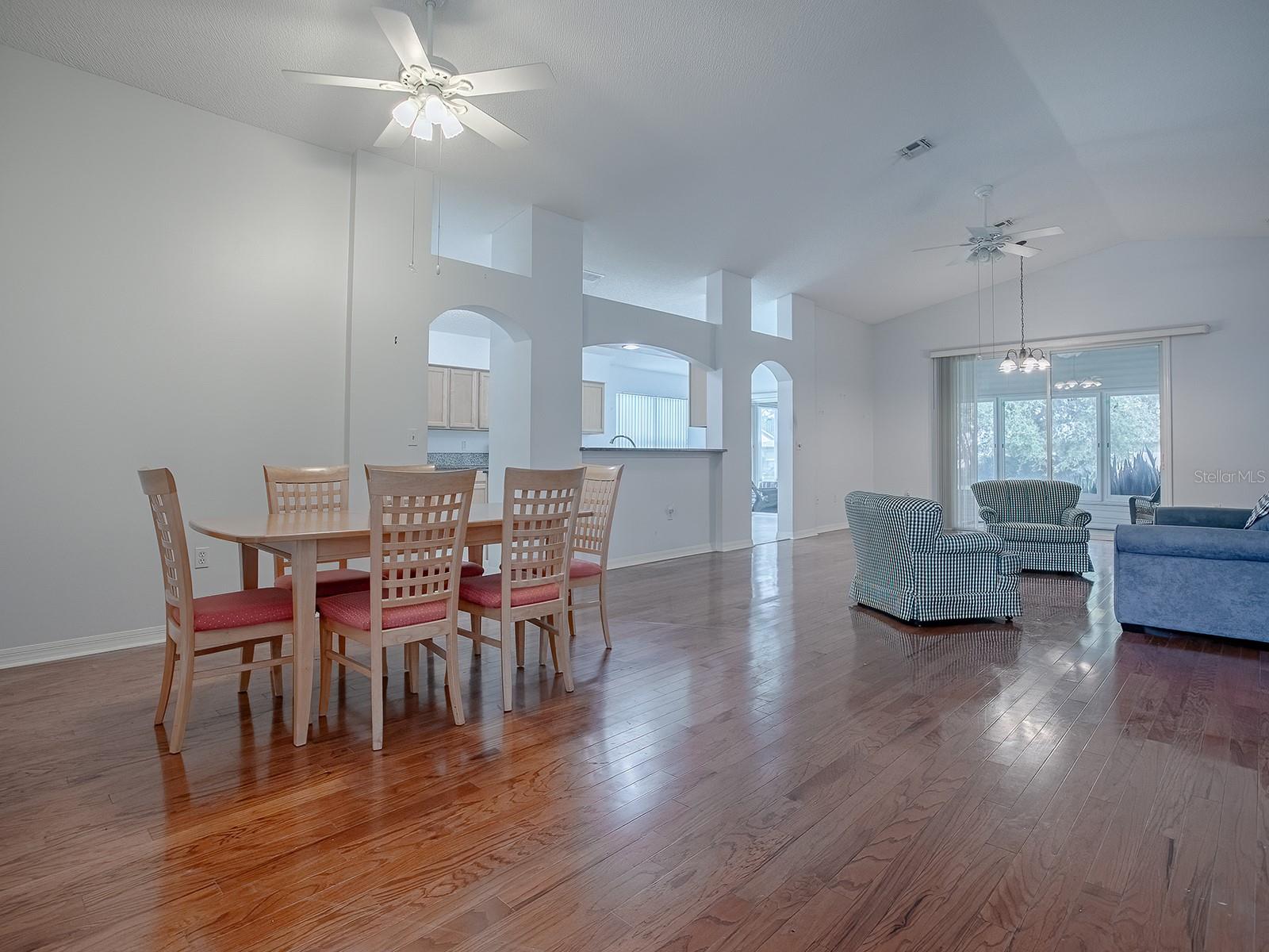 835 OLD OAKS LN, LEESBURG, FL, 34748