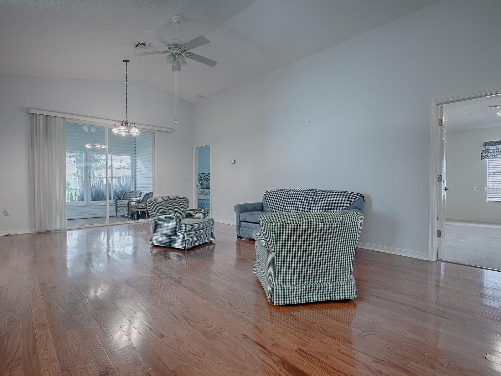 835 OLD OAKS LN, LEESBURG, FL, 34748