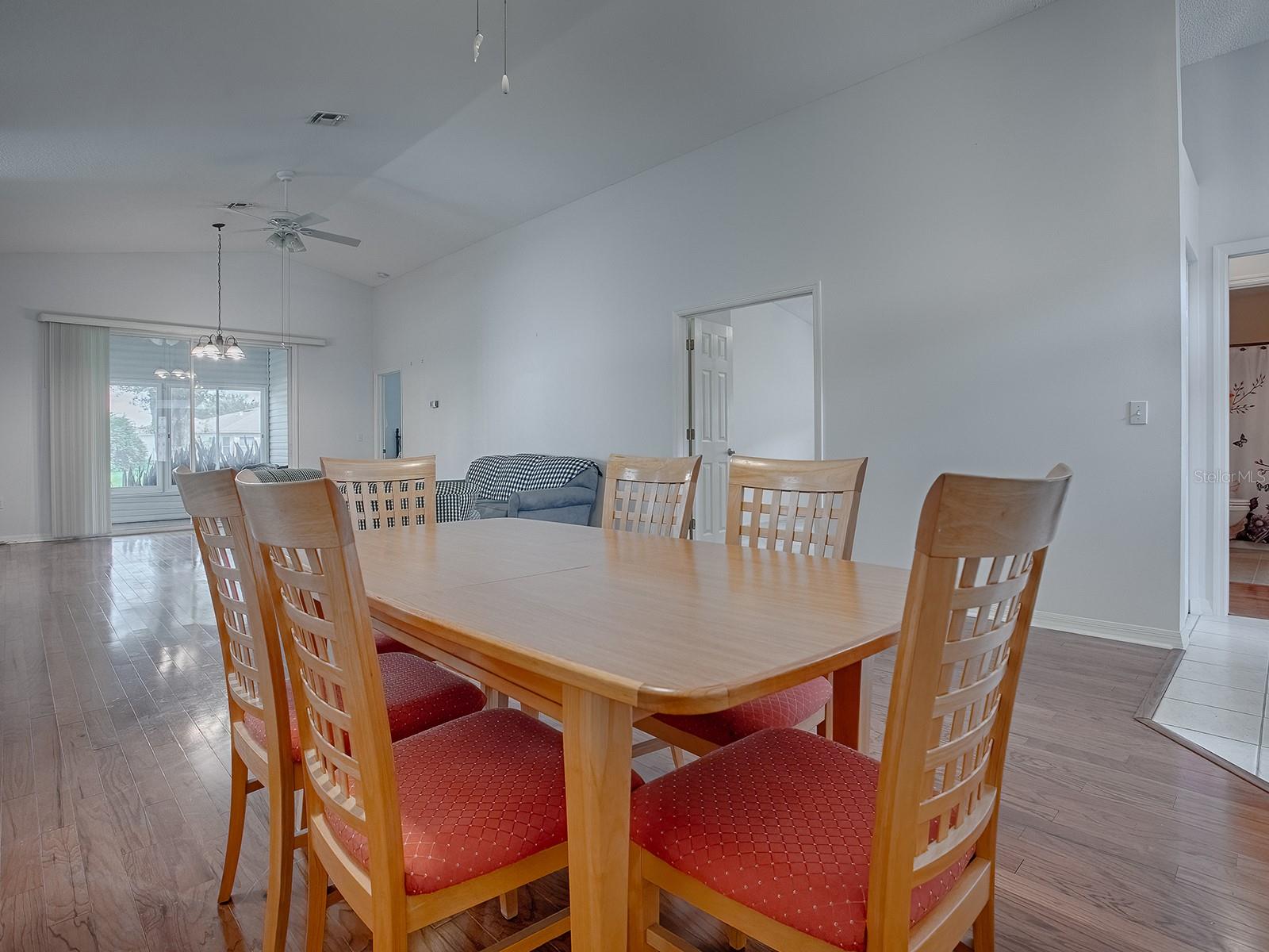 835 OLD OAKS LN, LEESBURG, FL, 34748