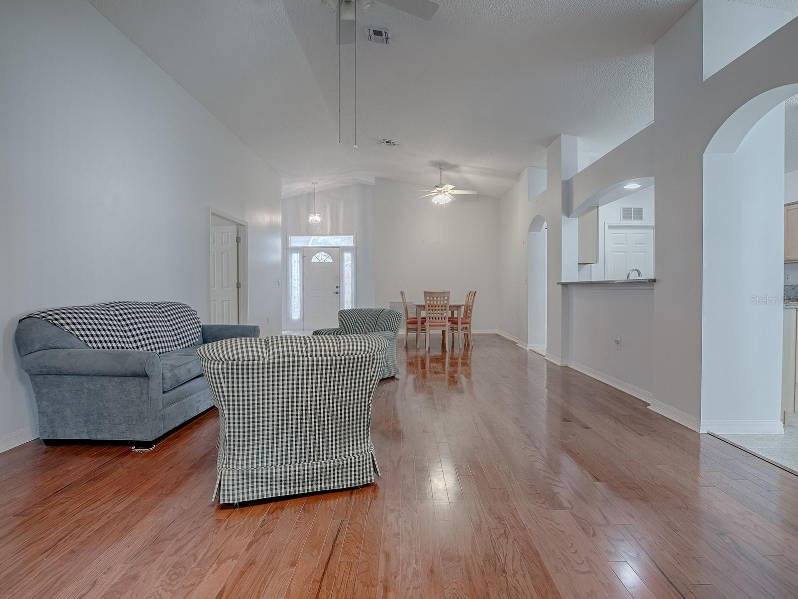 835 OLD OAKS LN, LEESBURG, FL, 34748