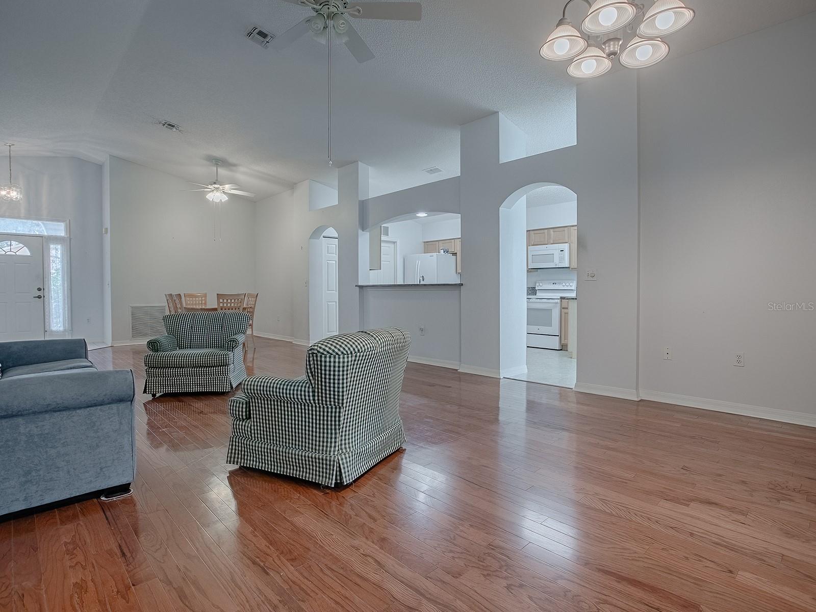 835 OLD OAKS LN, LEESBURG, FL, 34748