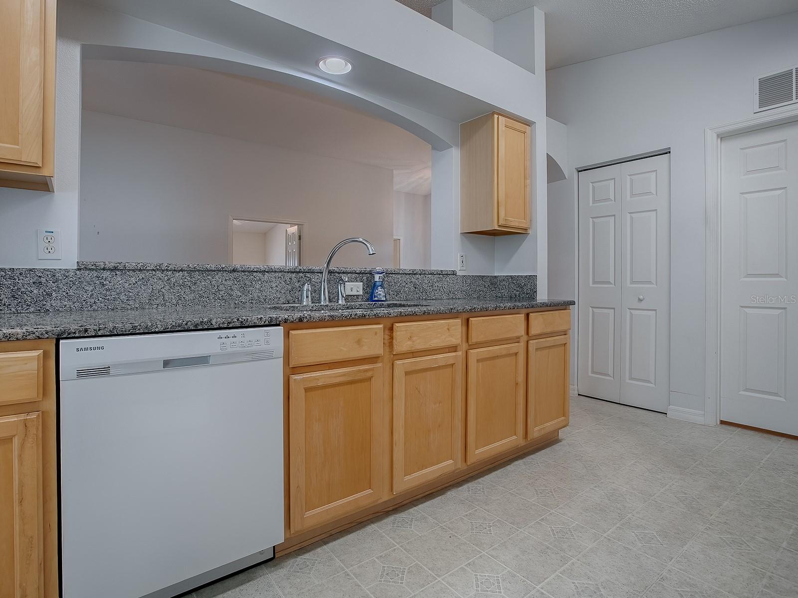 835 OLD OAKS LN, LEESBURG, FL, 34748