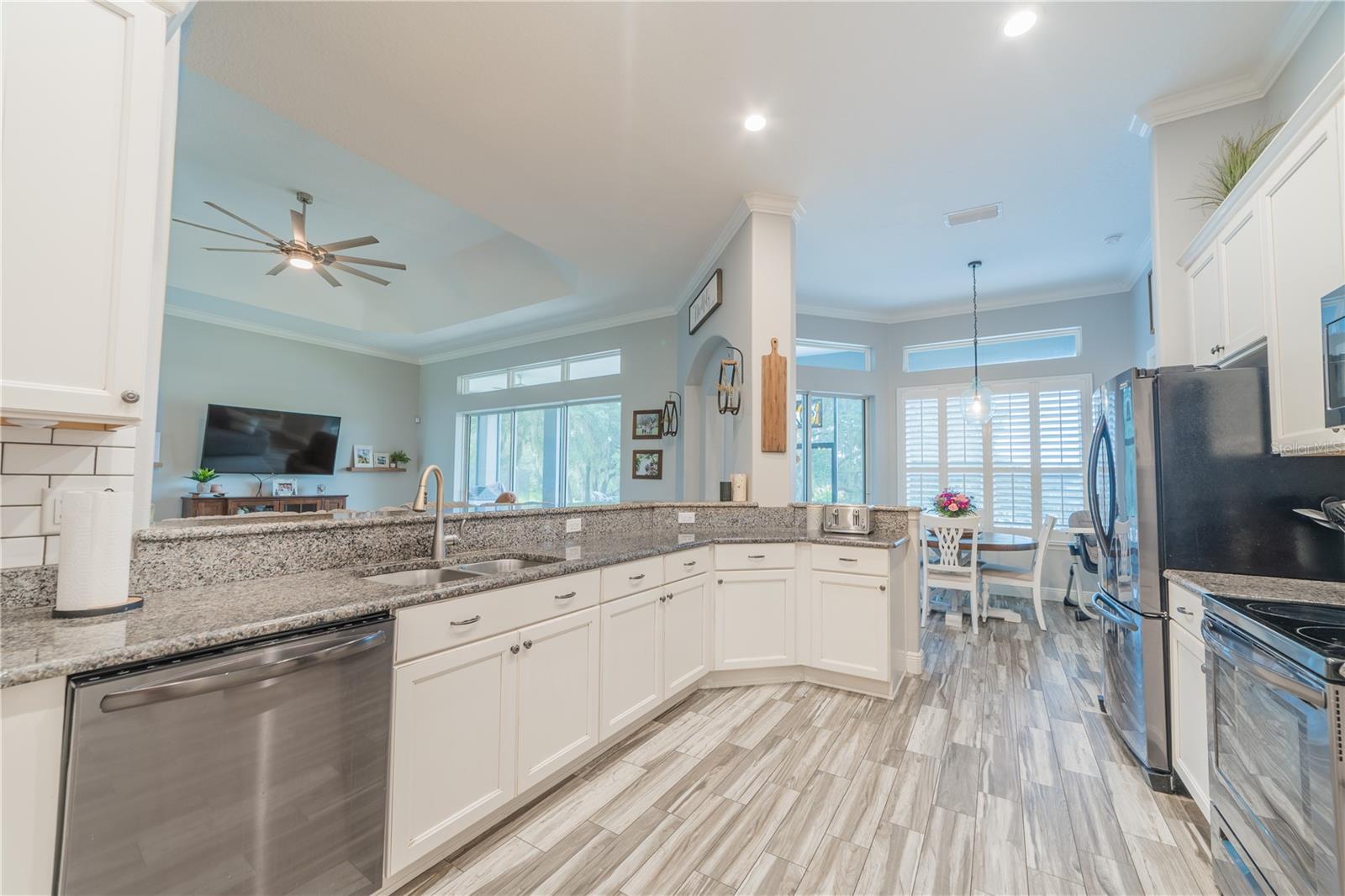 23555 MILFORD DR, EUSTIS, FL, 32736