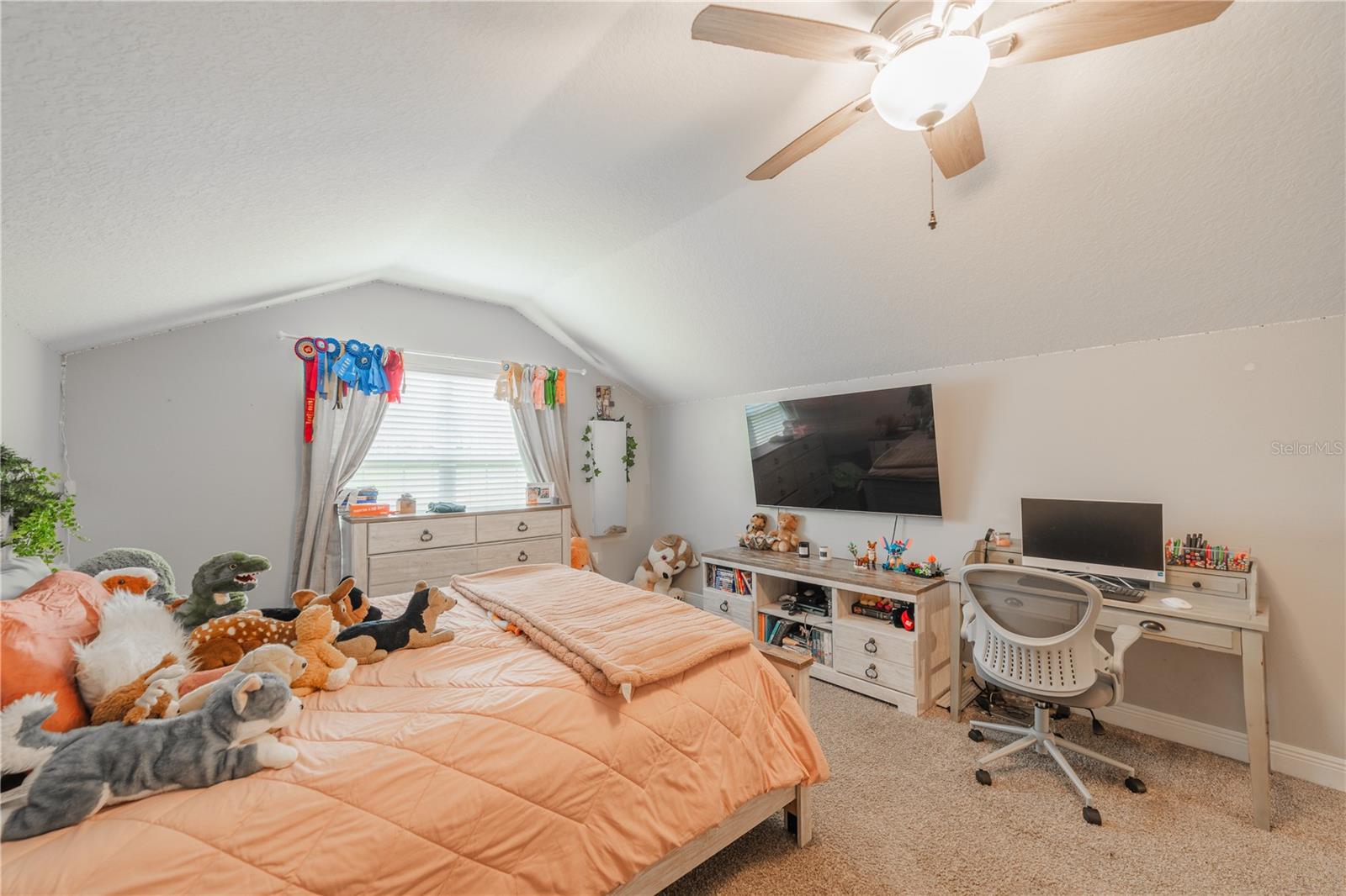 23555 MILFORD DR, EUSTIS, FL, 32736