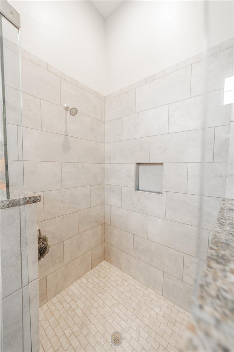 23555 MILFORD DR, EUSTIS, FL, 32736