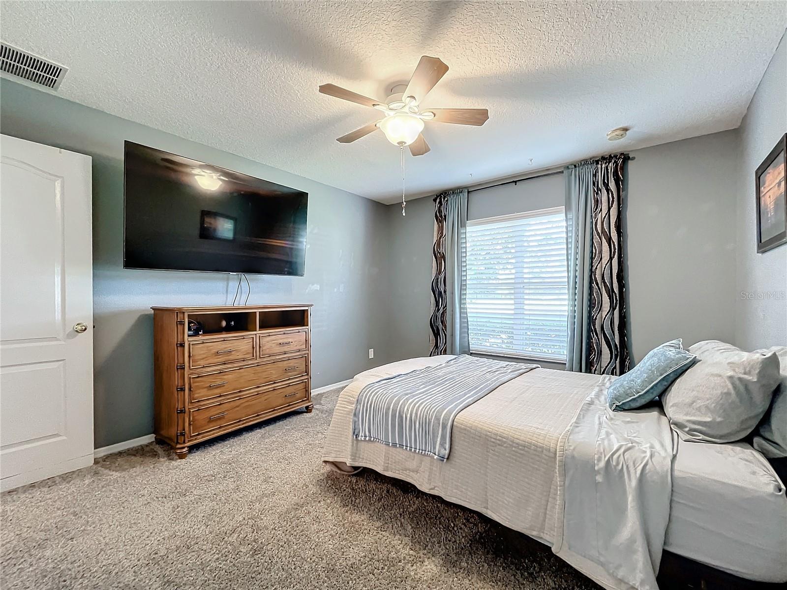 24341 MILFORD DR, EUSTIS, FL, 32736