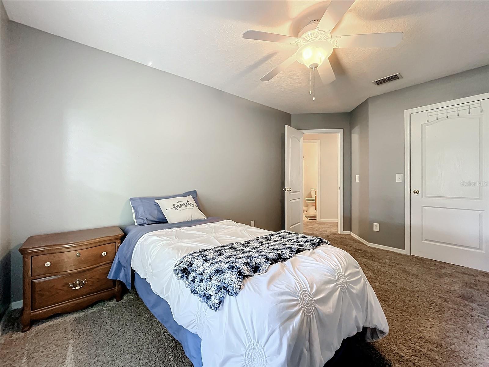 24341 MILFORD DR, EUSTIS, FL, 32736