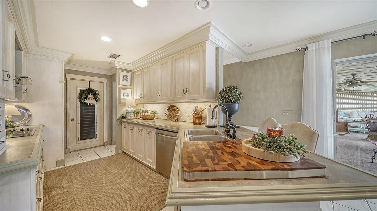 825 VIA TUNIS, PUNTA GORDA, FL, 33950