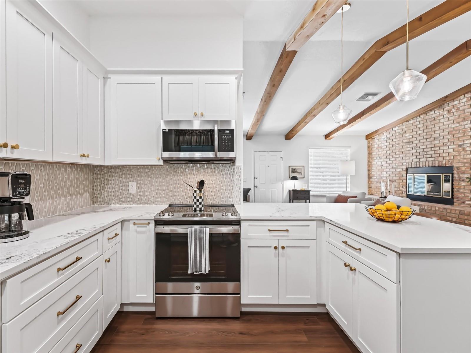 247 W MCCLENDON ST, LADY LAKE, FL, 32159