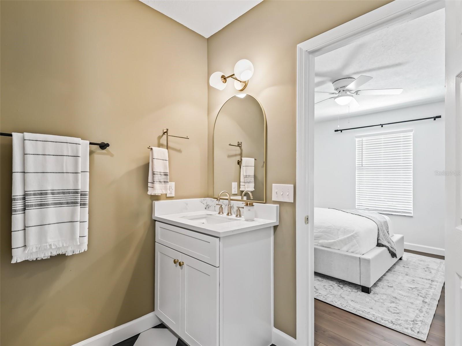 247 W MCCLENDON ST, LADY LAKE, FL, 32159