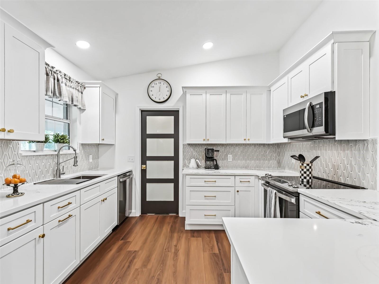 247 W MCCLENDON ST, LADY LAKE, FL, 32159