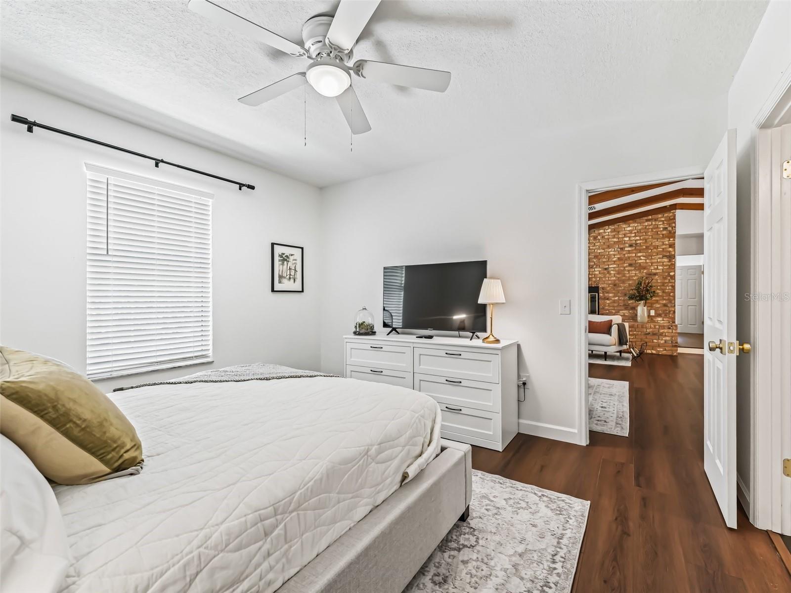 247 W MCCLENDON ST, LADY LAKE, FL, 32159