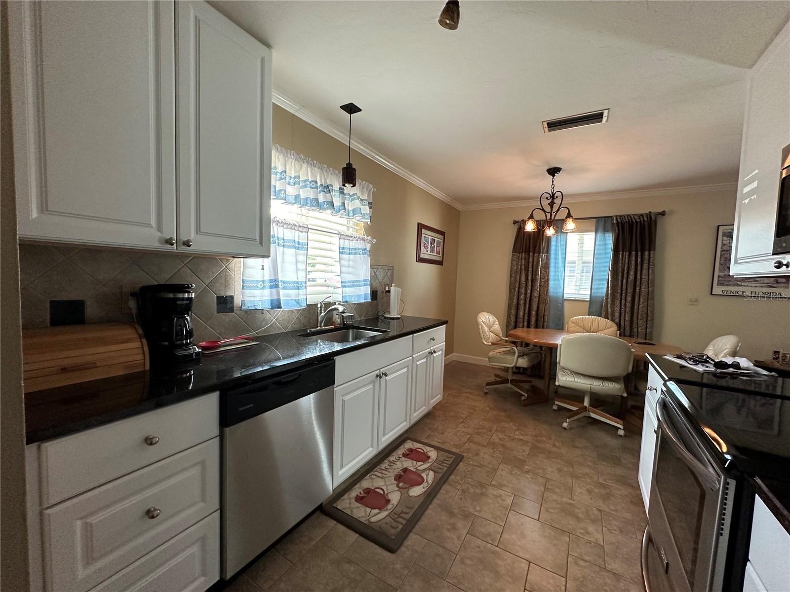 829 PINELAND AVE, VENICE, FL, 34285