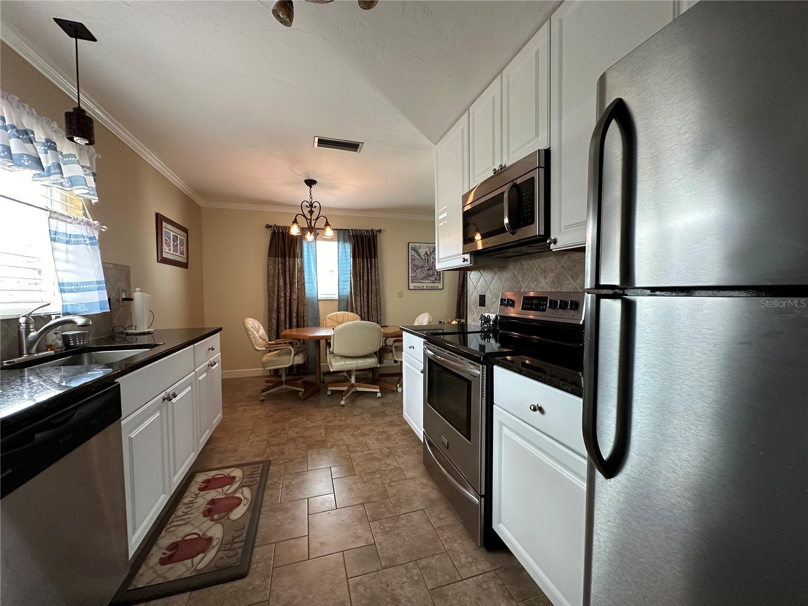 829 PINELAND AVE, VENICE, FL, 34285