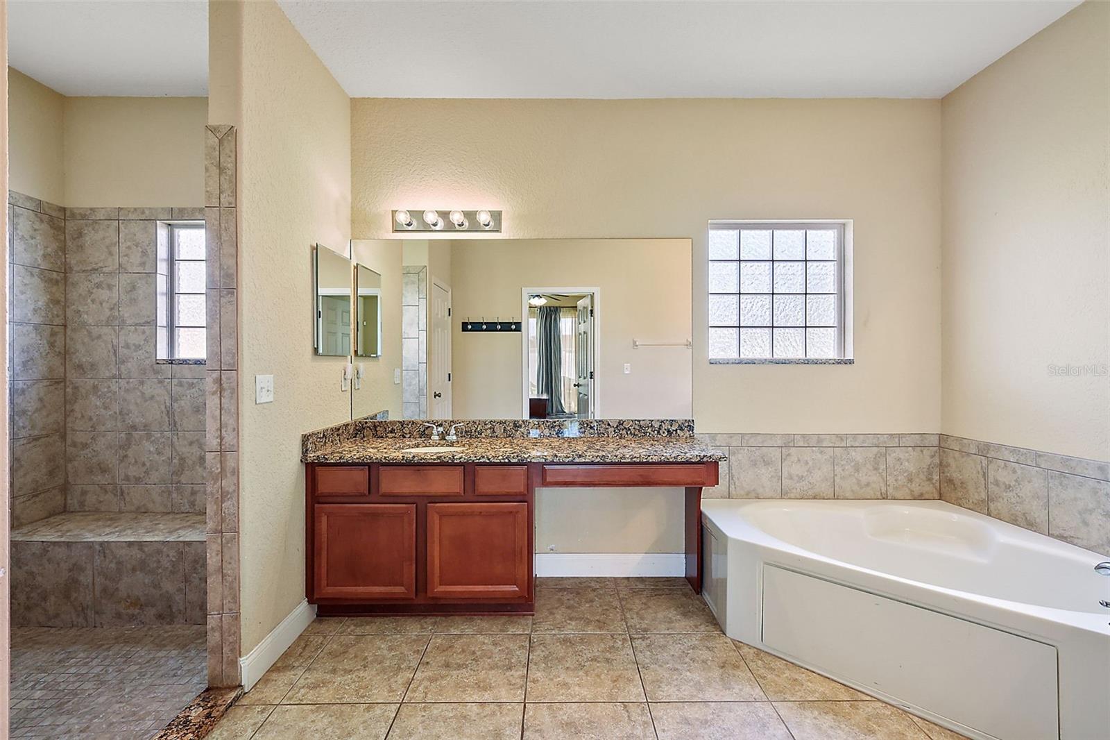 4947 NE 124TH RD, OXFORD, FL, 34484