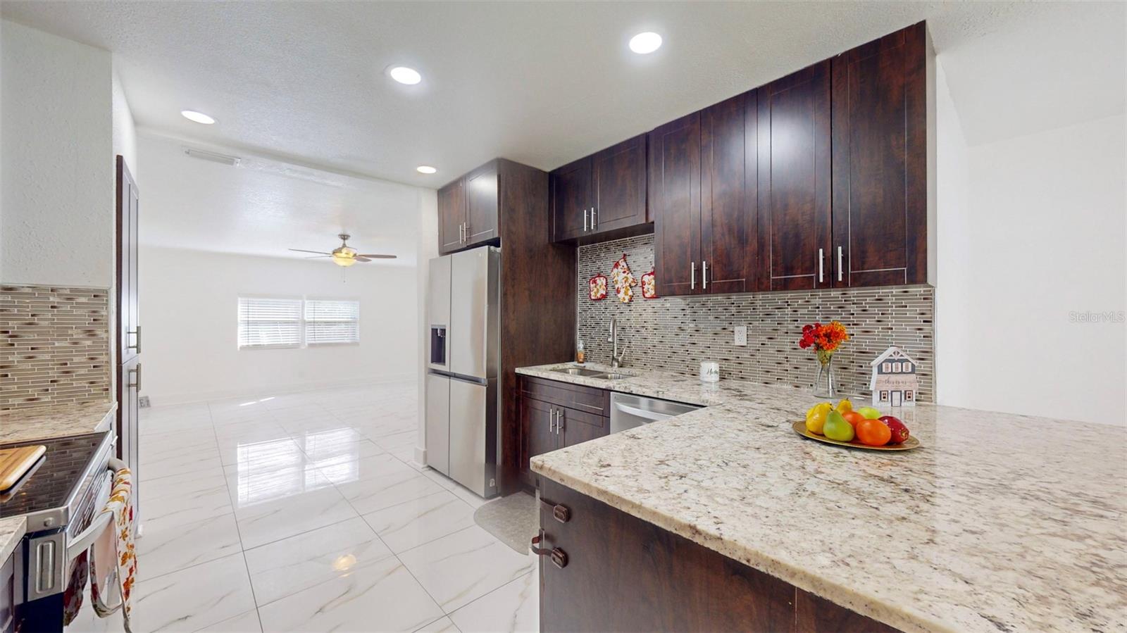 1903 E SHADOWLAWN AVE, TAMPA, FL, 33610