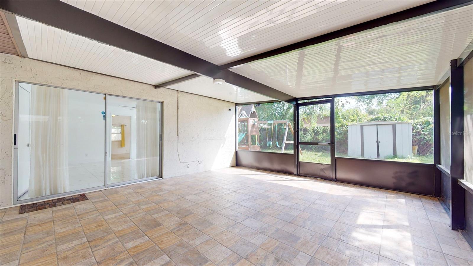 1903 E SHADOWLAWN AVE, TAMPA, FL, 33610