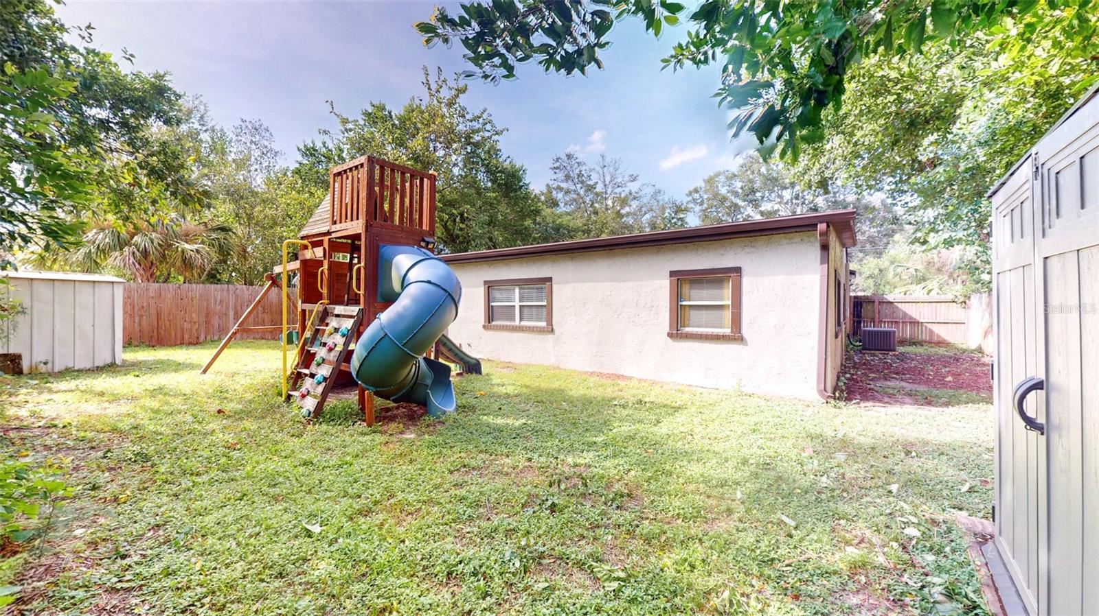 1903 E SHADOWLAWN AVE, TAMPA, FL, 33610