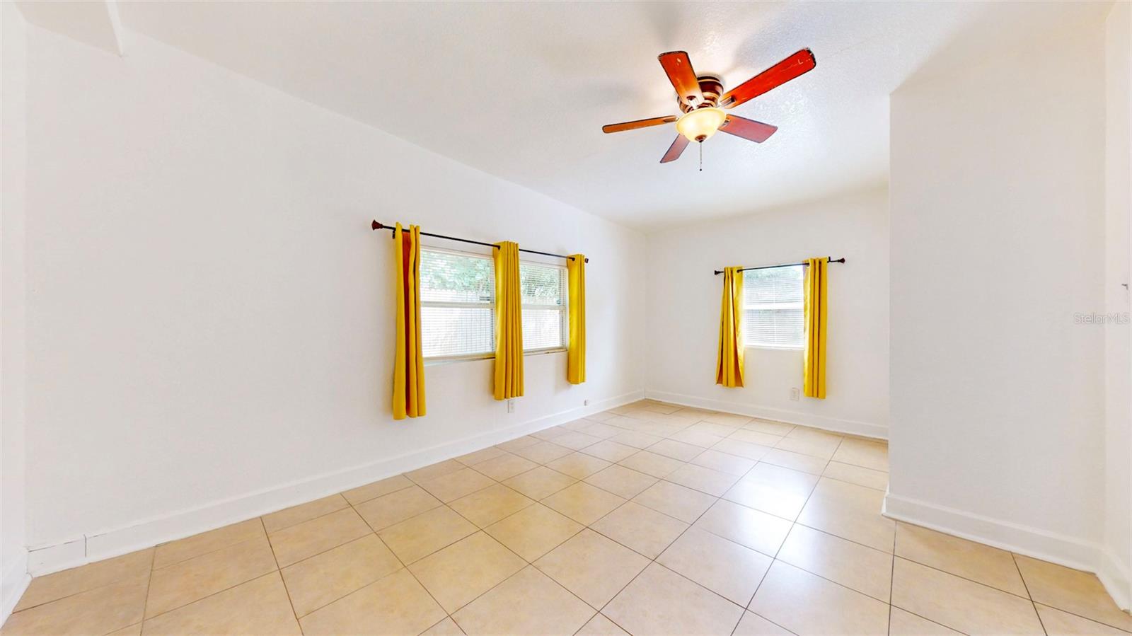 1903 E SHADOWLAWN AVE, TAMPA, FL, 33610