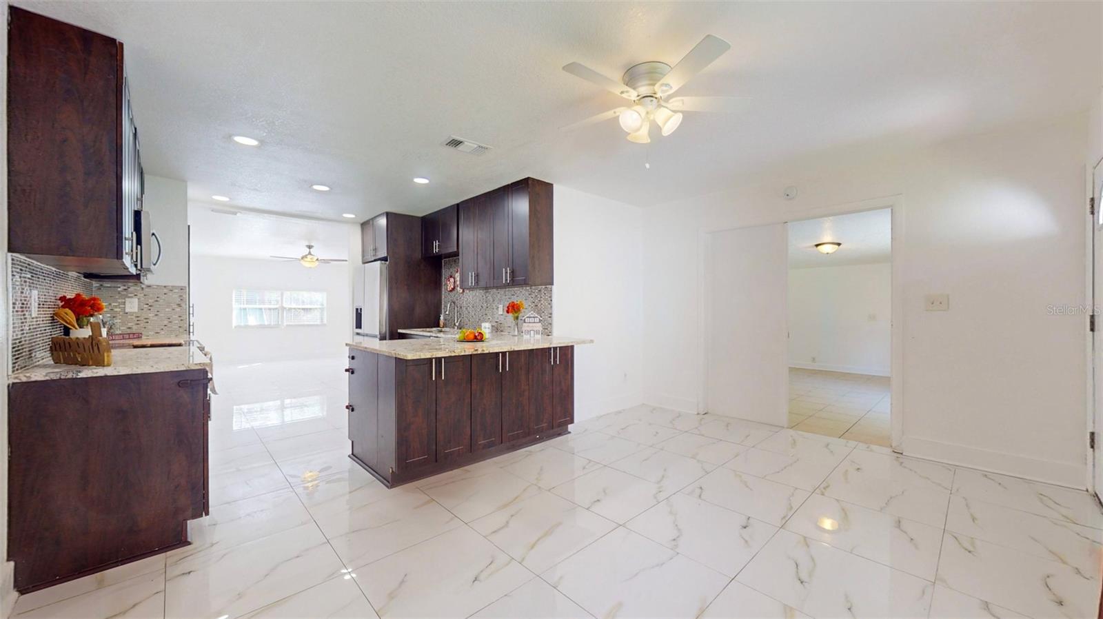 1903 E SHADOWLAWN AVE, TAMPA, FL, 33610