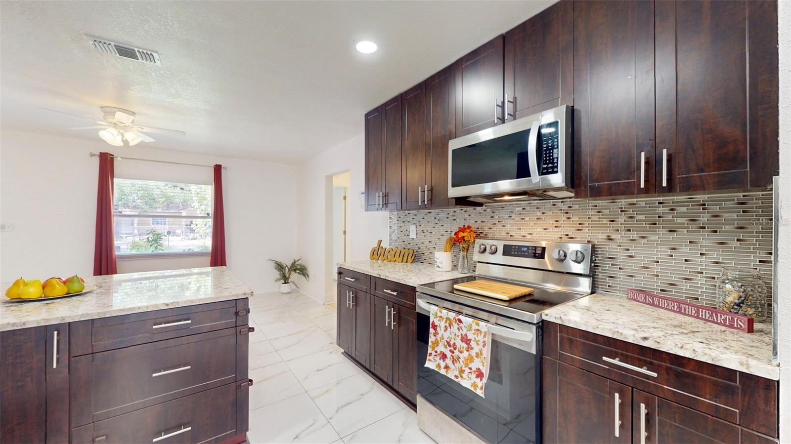 1903 E SHADOWLAWN AVE, TAMPA, FL, 33610