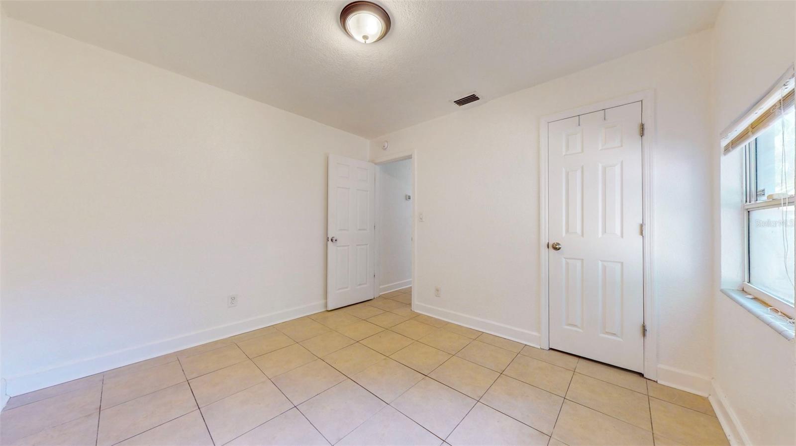 1903 E SHADOWLAWN AVE, TAMPA, FL, 33610