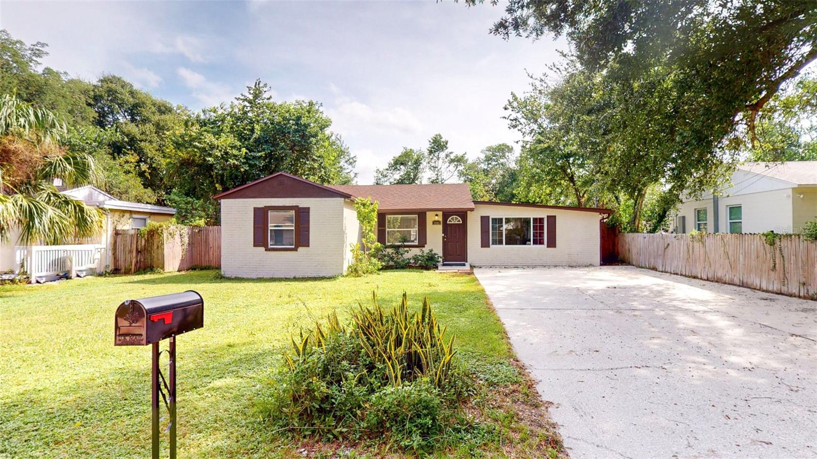 1903 E SHADOWLAWN AVE, TAMPA, FL, 33610