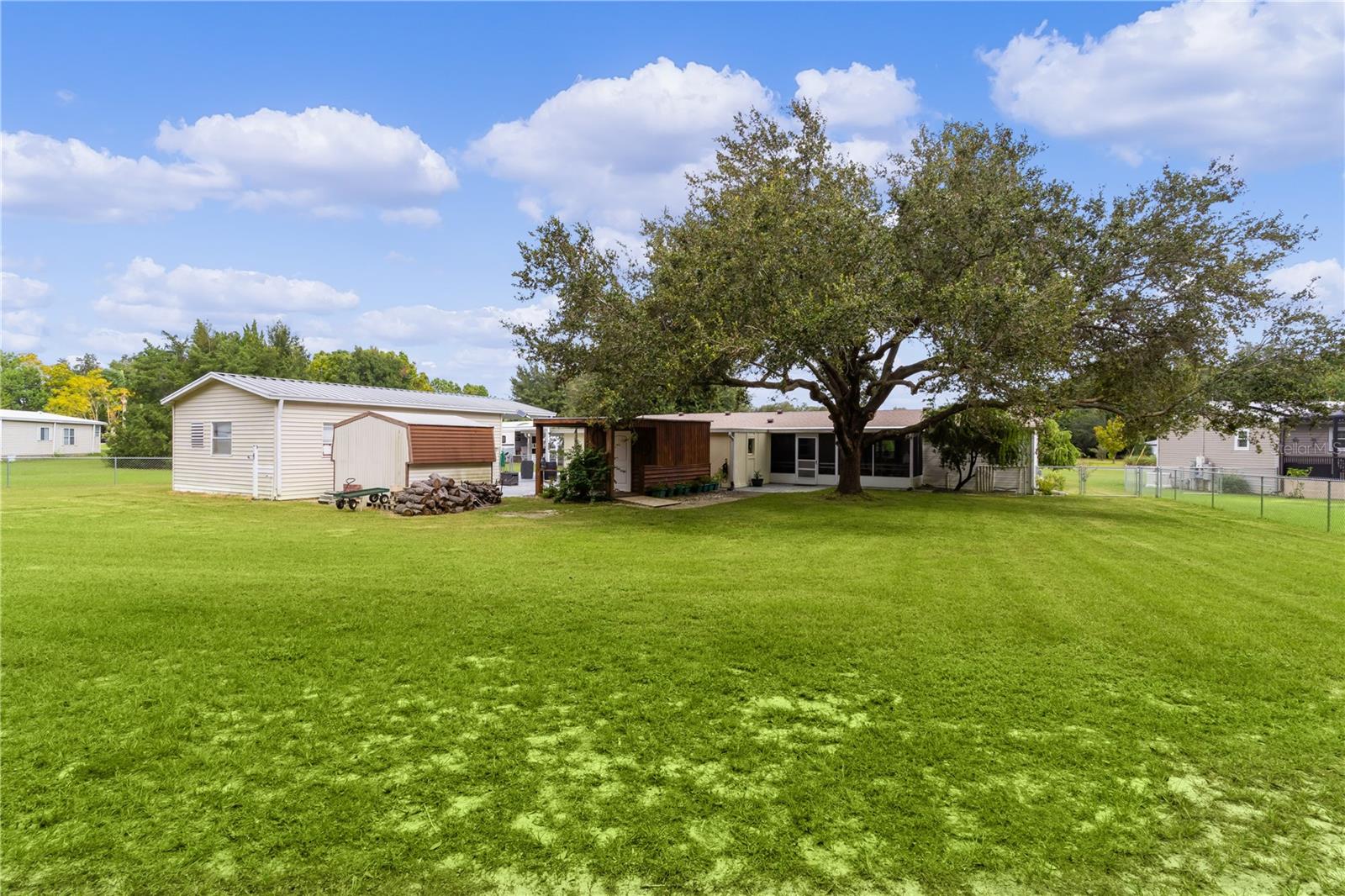 8333 COUNTY ROAD 109A-1, LADY LAKE, FL, 32159