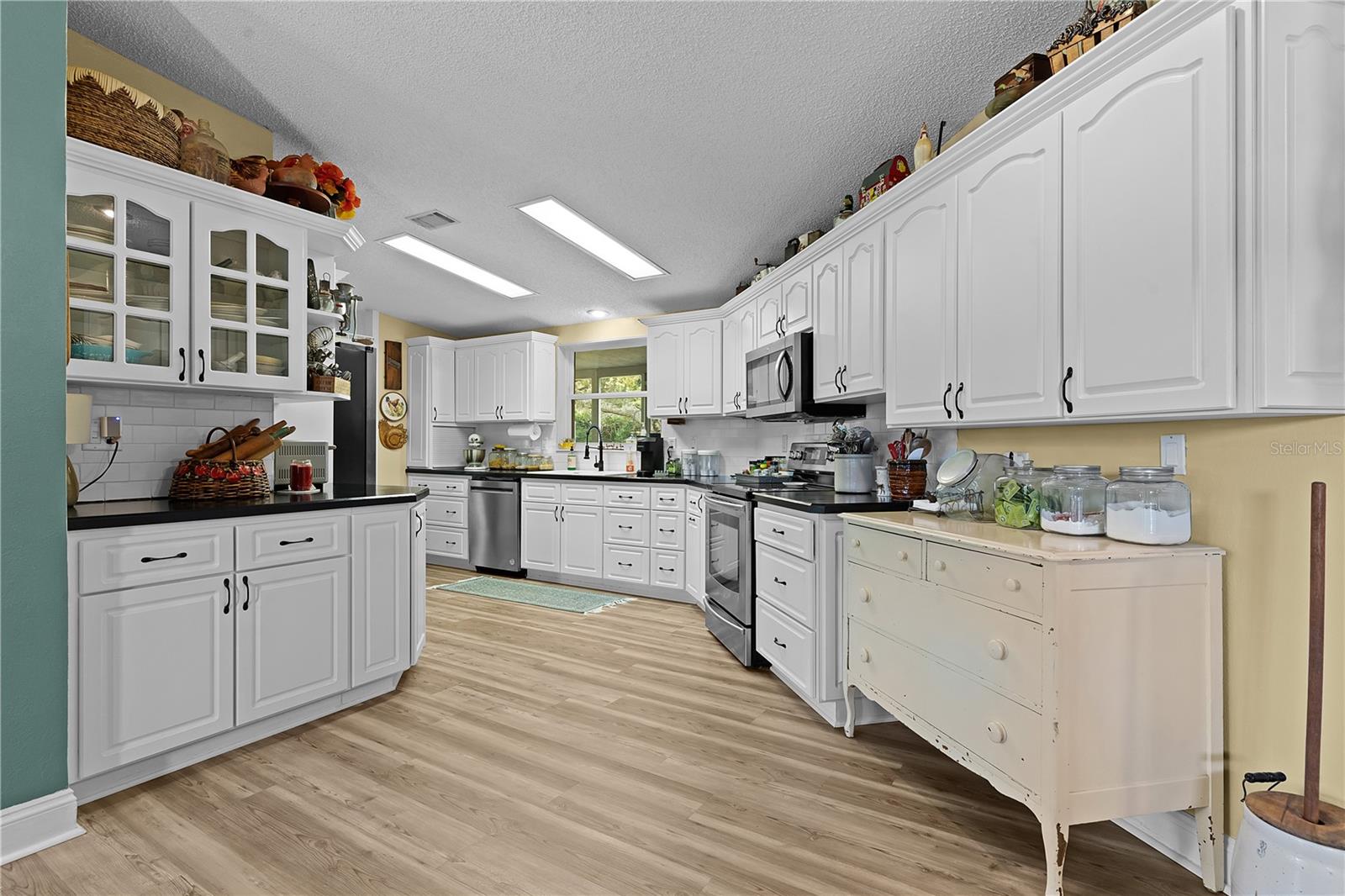 8333 COUNTY ROAD 109A-1, LADY LAKE, FL, 32159