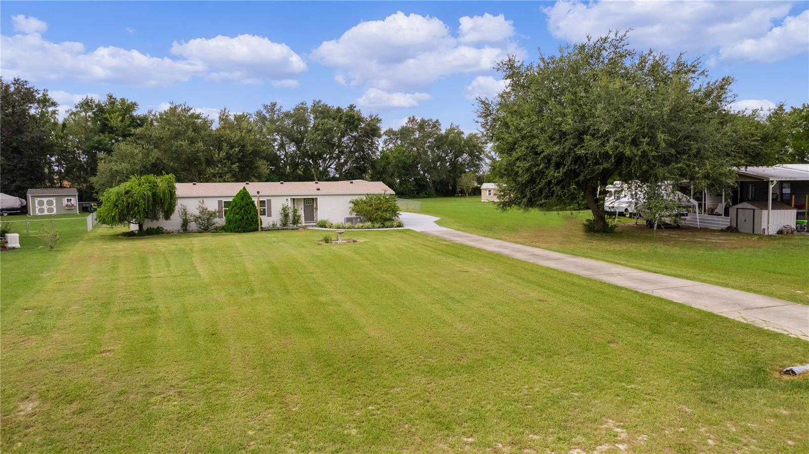 8333 COUNTY ROAD 109A-1, LADY LAKE, FL, 32159