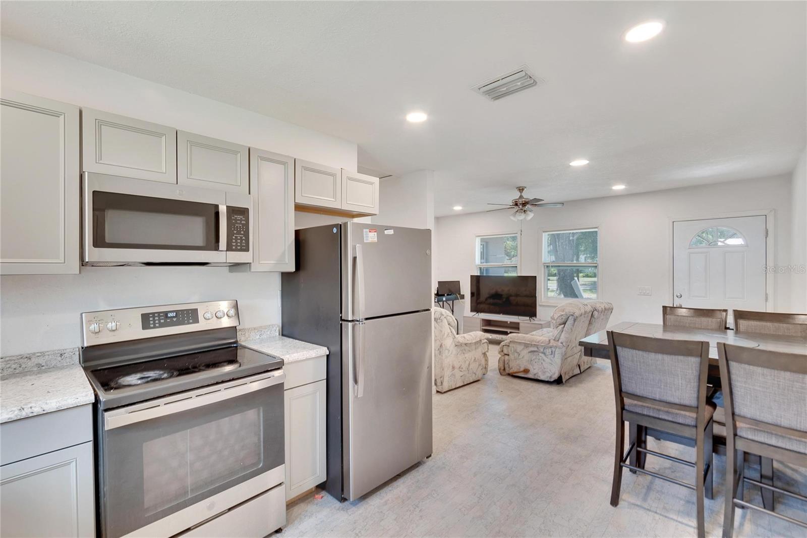 1404 E FRANCES AVE, PLANT CITY, FL, 33563