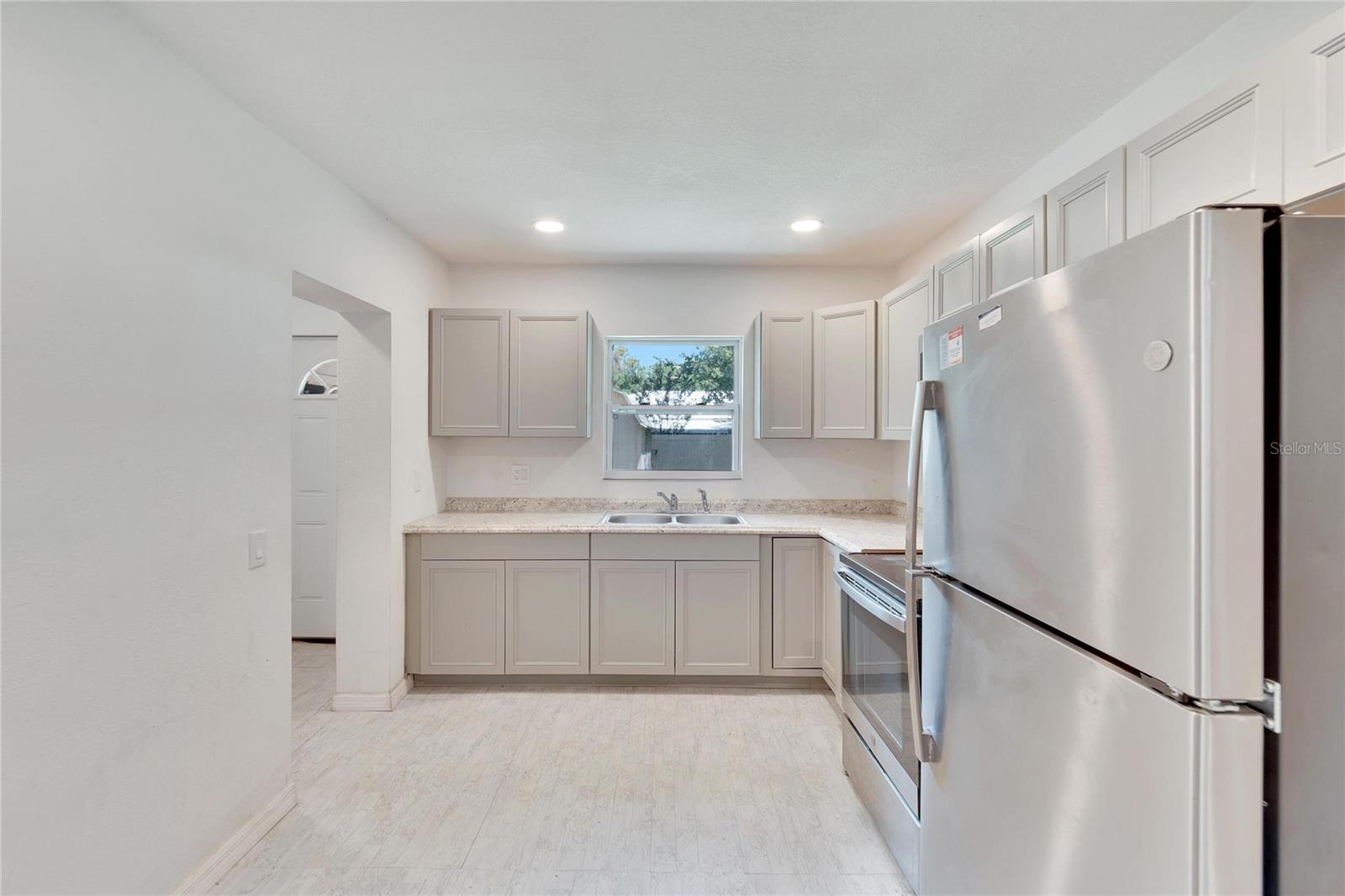 1404 E FRANCES AVE, PLANT CITY, FL, 33563