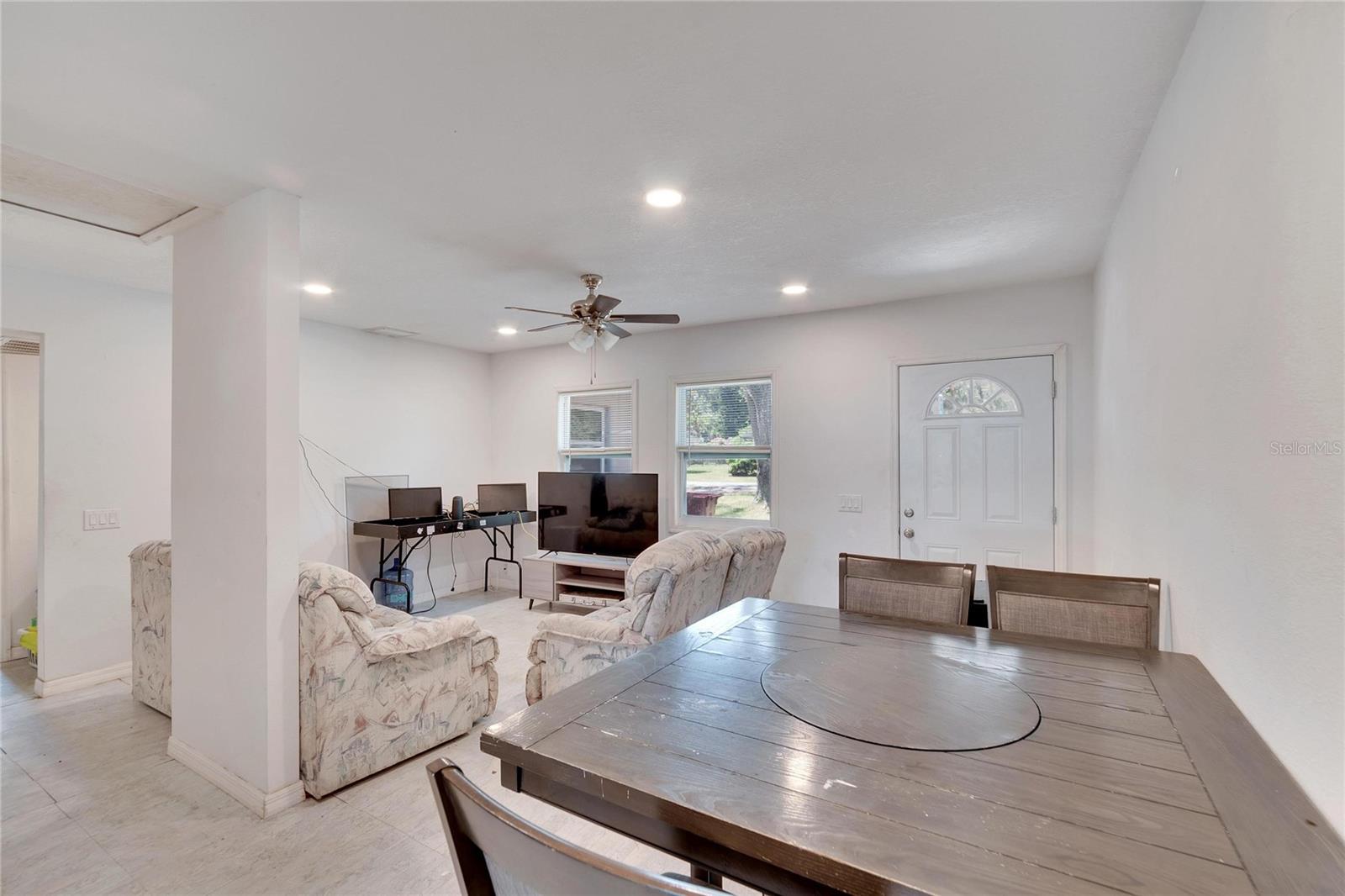 1404 E FRANCES AVE, PLANT CITY, FL, 33563