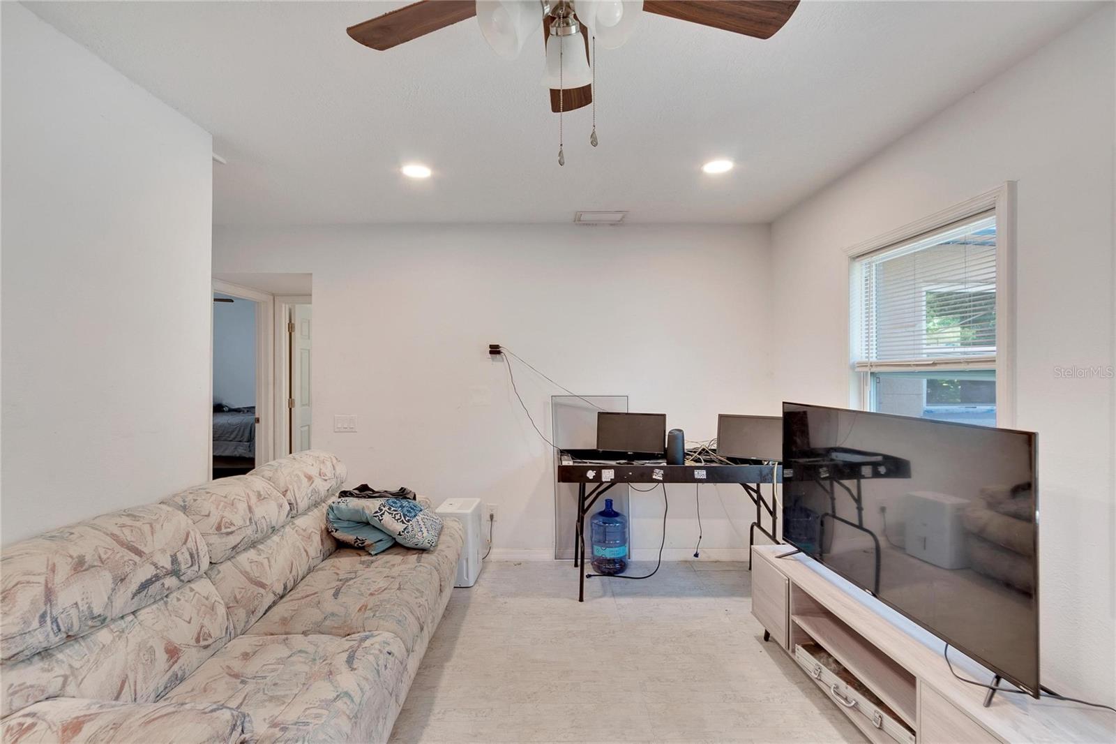 1404 E FRANCES AVE, PLANT CITY, FL, 33563