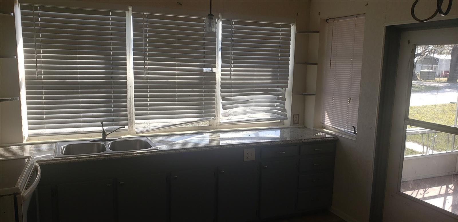 2463 SAN REMO AVE, AVON PARK, FL, 33825