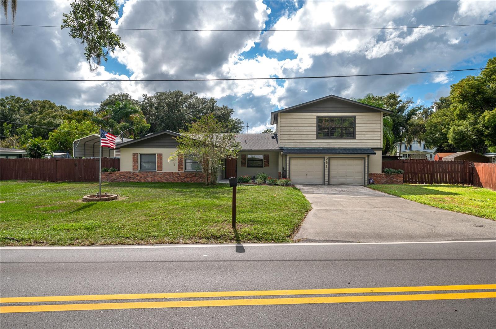 251 LAKE HOWARD DR SW, WINTER HAVEN, FL, 33880