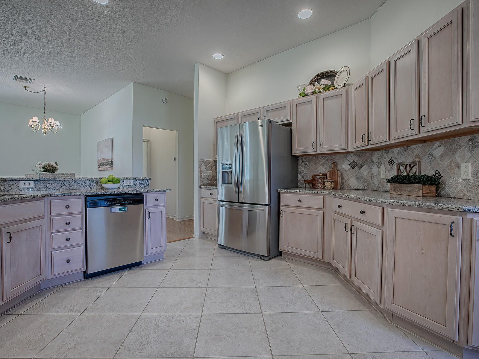 1302 OPORTO DR, THE VILLAGES, FL, 32162