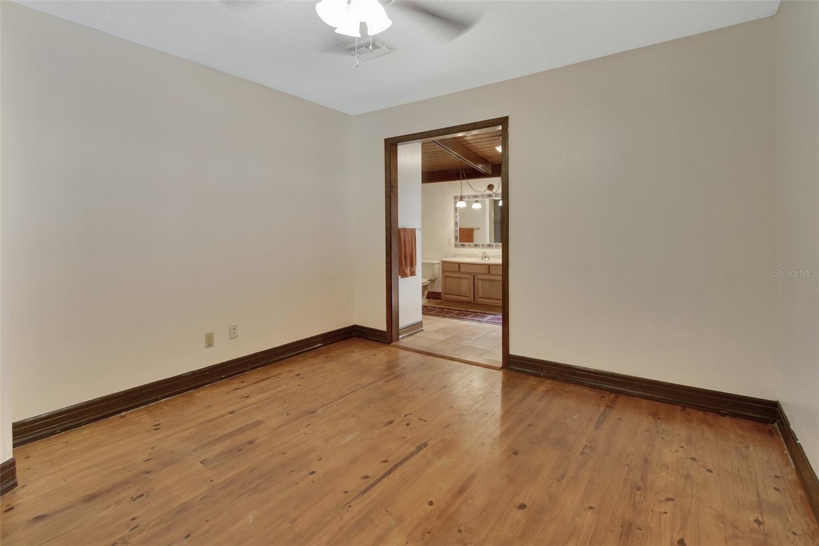542 W OHIO AVE, DELAND, FL, 32720
