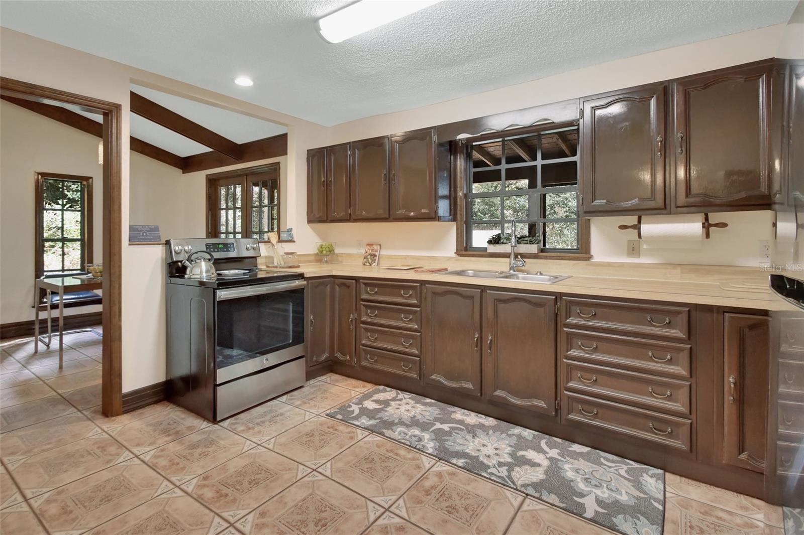 542 W OHIO AVE, DELAND, FL, 32720