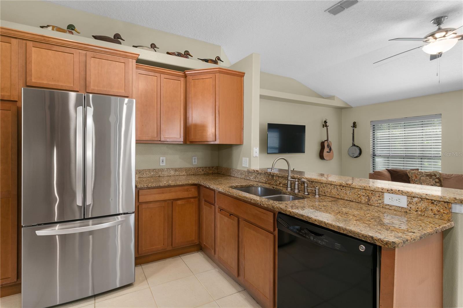 27637 LISA DR, TAVARES, FL, 32778
