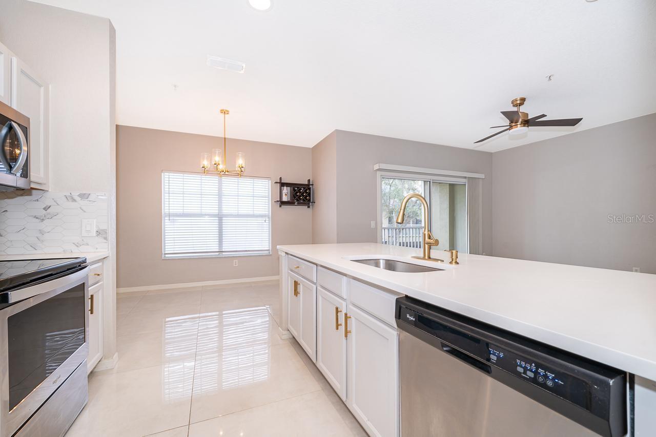 2352 GRAND CENTRAL PKWY #9, ORLANDO, FL, 32839