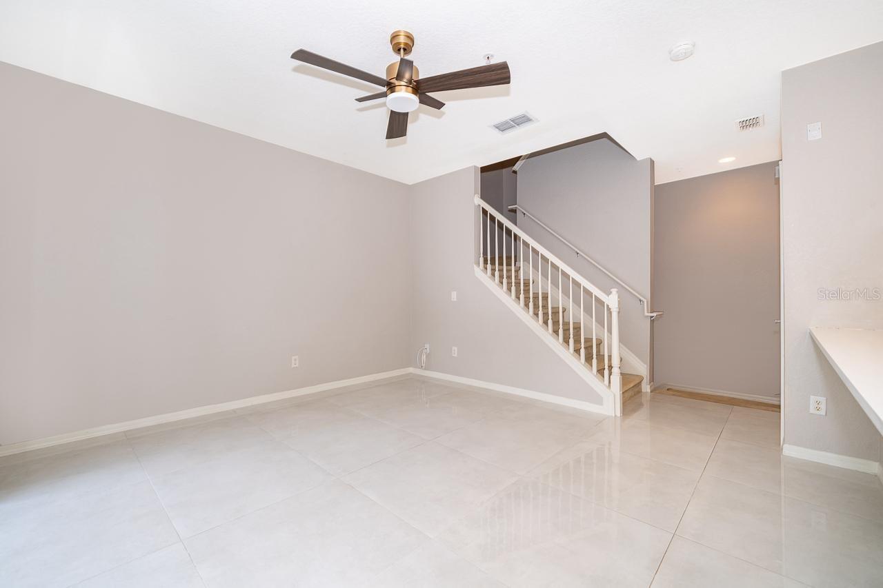 2352 GRAND CENTRAL PKWY #9, ORLANDO, FL, 32839