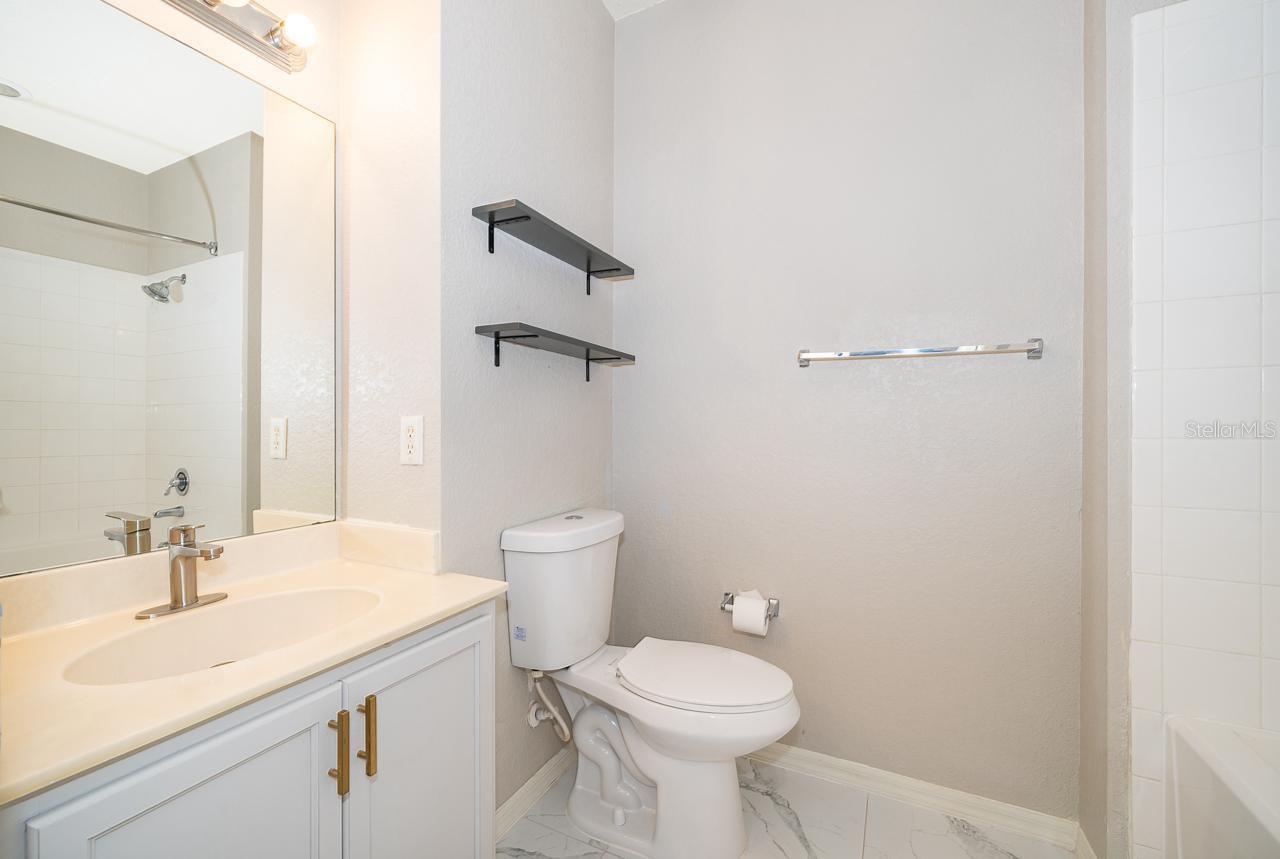2352 GRAND CENTRAL PKWY #9, ORLANDO, FL, 32839