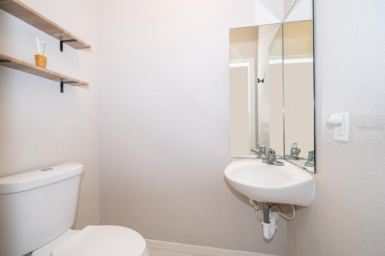 2352 GRAND CENTRAL PKWY #9, ORLANDO, FL, 32839