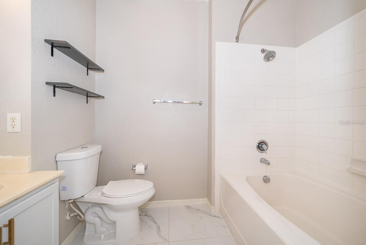 2352 GRAND CENTRAL PKWY #9, ORLANDO, FL, 32839