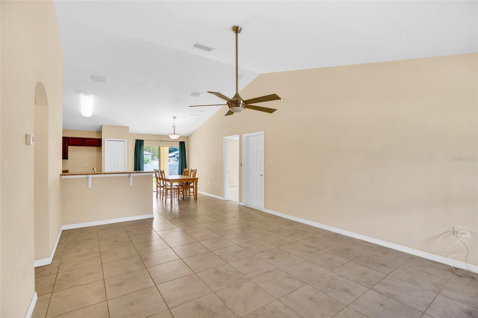 8256 104TH CT, VERO BEACH, FL, 32967