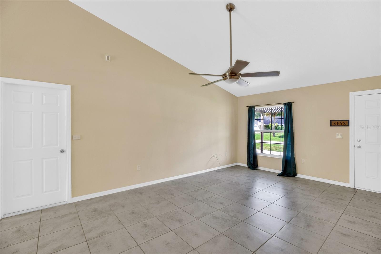 8256 104TH CT, VERO BEACH, FL, 32967