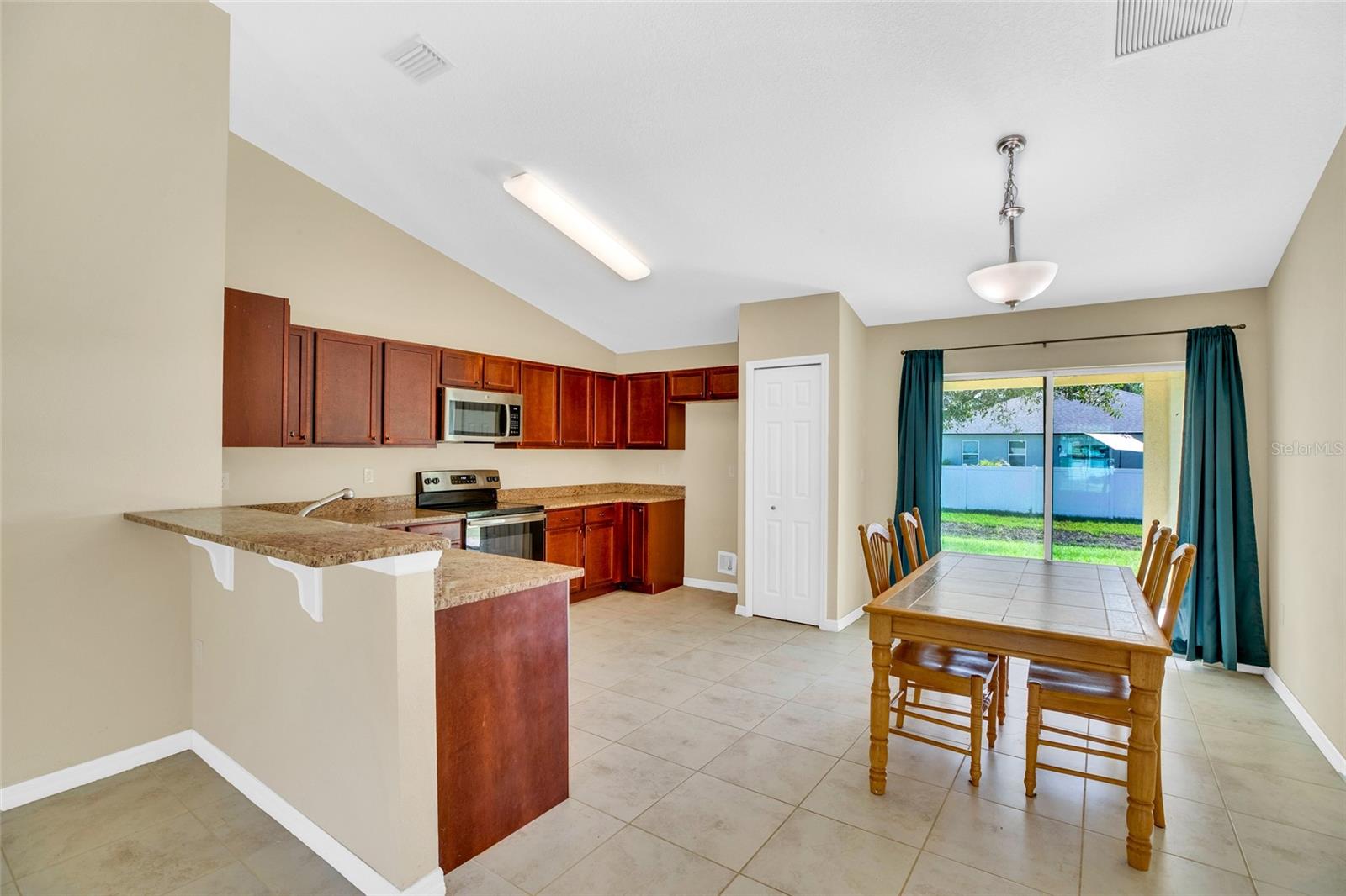 8256 104TH CT, VERO BEACH, FL, 32967