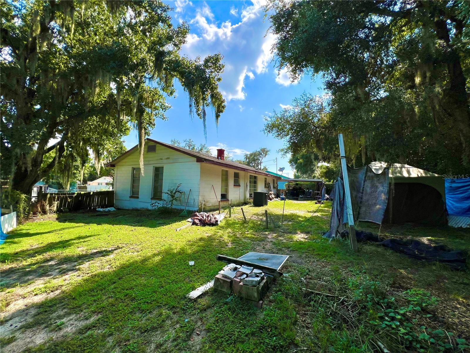 1610 CREST AVE, LEESBURG, FL, 34748