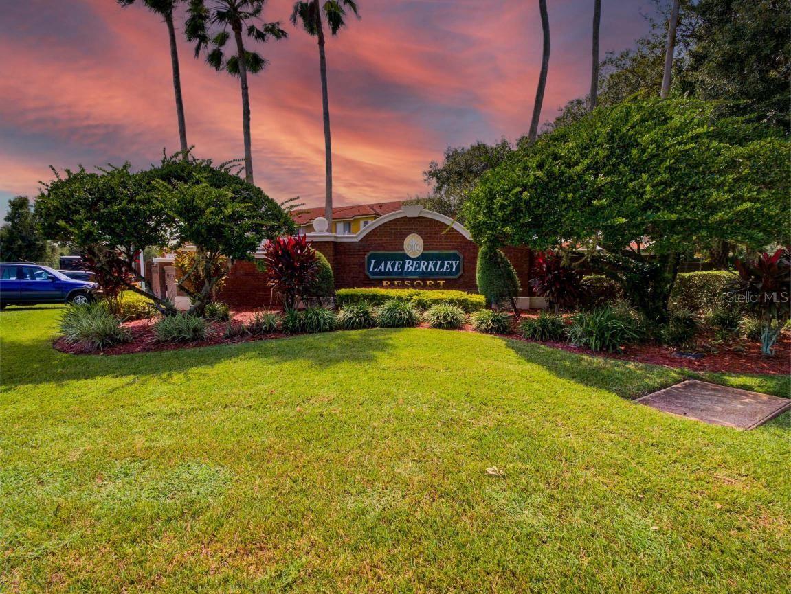1049 LAKE BERKLEY DR, KISSIMMEE, FL, 34746